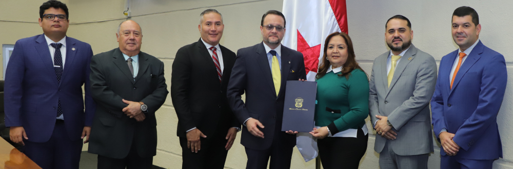 PLENO LEGISLATIVO RECIBE ACUERDOS INTERNACIONALES FIRMADO CON LA OMC Y EUROPA