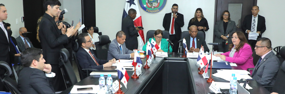 BUSCAN IMPULSAR CONSTRUCCIÓN DE CENTROS ESCOLARES EN ÁREAS DISTANTES