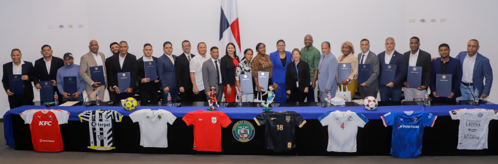  ASAMBLEA NACIONAL RECONOCE A FUTBOLISTAS Y A LA ETNIA NEGRA 