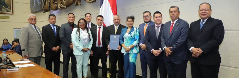 PRESIDENTE DEL LEGISLATIVO PRESENTA REFORMAS A LA LEY DE DESCENTRALIZACIÓN EN CONMEMORACIÓN DEL DÍA DE LA MUNICIPALIDAD