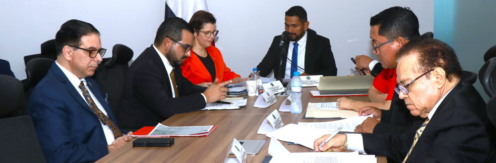 COMISIÓN DE AMBIENTE LEGISLA A FAVOR DE LAS RESERVAS HIDROGRÁFICAS DE PANAMÁ 