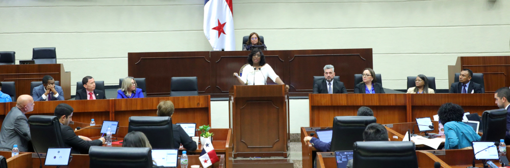 MINISTRA MOLINAR ESTÁ CONVENCIDA DE UN SISTEMA EDUCATIVO TECNOLÓGICO