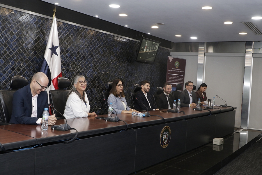 EXPERTOS ABOGAN POR REGULACIÓN DE CRIPTOMONEDAS DURANTE JORNADA ACADÉMICA LEGISLATIVA 